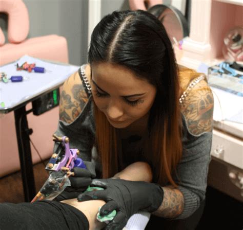 Female Tattoo Artists on Instagram 